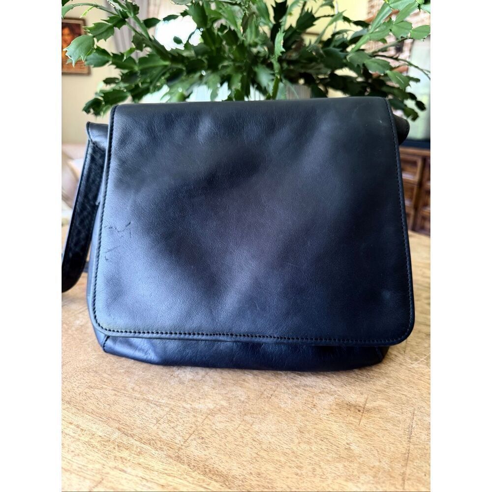 Boulder Ridge Genuine Leather Black Crossbody / Shoulder Bag Adjustable Strap Vi